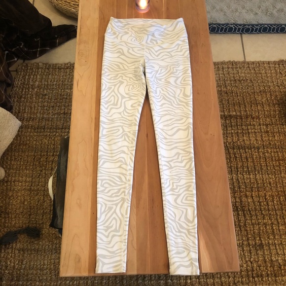 Alo yoga airbrush legging - Picture 4 of 4
